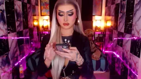 Kath Harper online show from December 4, 1:59 am