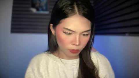 Snapshot of yourehot_pretty chatting on June 10, 5:34 pm Do read my bio online show from June 10, 5:34 pm