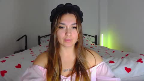 Snapshot of youremily_xx chatting on October 14, 10:27 am Emily online show from October 14, 10:27 am