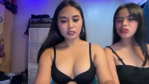 yourfantasyyy_ online show from April 8, 10:37 am