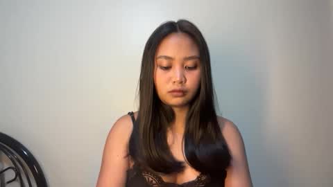 yourfantasyyy_ online show from May 14, 8:54 am