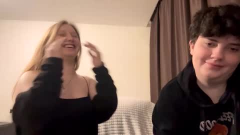 Snapshot of yourfavcoupleeee chatting on March 4, 7:54 pm Mark and Margo online show from March 4, 7:54 pm