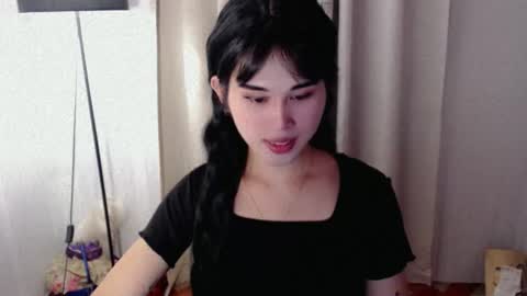 PrettyElla online show from September 22, 10:39 am