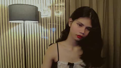 Snapshot of yourfavoratevivian chatting on November 3, 5:25 pm Vivian online show from November 3, 5:25 pm