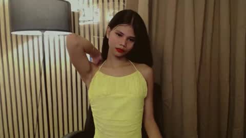 Snapshot of yourfavoratevivian chatting on November 8, 1:11 pm Vivian online show from November 8, 1:11 pm