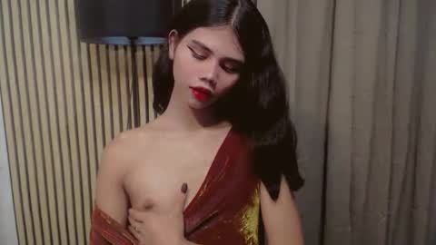 Snapshot of yourfavoratevivian chatting on November 18, 7:29 pm Vivian online show from November 18, 7:29 pm