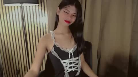 Snapshot of yourfavoratevivian chatting on November 25, 12:54 am Vivian online show from November 25, 12:54 am