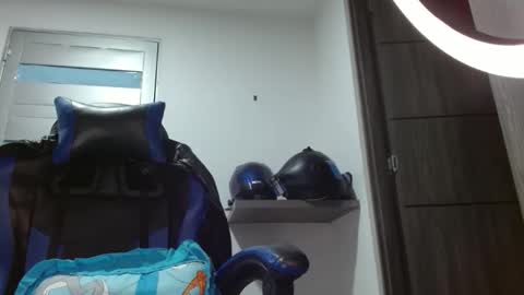 yourfavorite_bigclit online show from June 4, 3:34 am