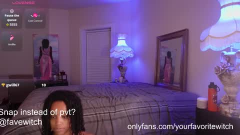 Snapshot of yourfavoritewitch chatting on September 12, 4:01 am Naava online show from September 12, 4:01 am