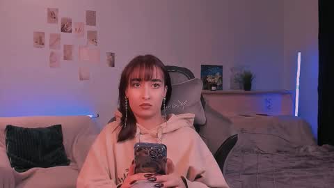 violett online show from October 4, 7:34 pm
