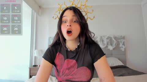 Helena online show from October 31, 2:40 pm