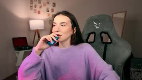 Chloe online show from November 30, 5:00 am