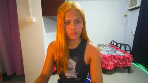 Snapshot of yourfucking349575 chatting on October 29, 10:50 am Angela online show from October 29, 10:50 am