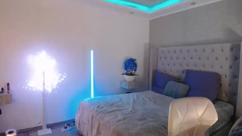 call meKira online show from April 14, 2:45 pm