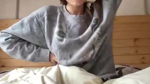 yourgirlaurora online show from April 4, 2:47 pm
