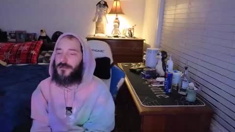 Snapshot of yourhighnessthis9inch chatting on December 14, 1:44 am Sh online show from December 14, 1:44 am