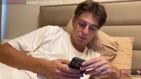 Snapshot of yourhotchristian chatting on September 30, 7:46 am Chris online show from September 30, 7:46 am