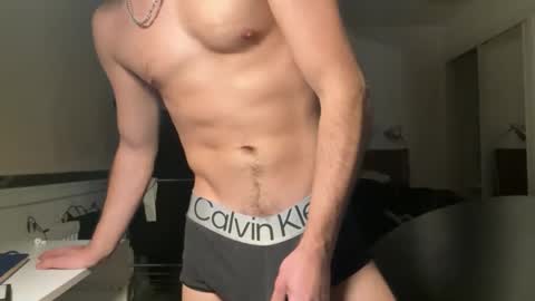 yourhotdude99 online show from March 11, 7:53 pm