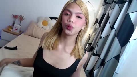 Snapshot of yourhotpatricia69 chatting on October 19, 4:24 am patty online show from October 19, 4:24 am