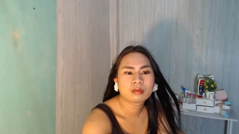 Mauie  online show from May 15, 11:45 pm