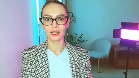 Snapshot of yourladysunshine chatting on February 1, 8:24 am Ksyusha online show from February 1, 8:24 am