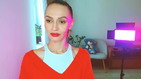 Snapshot of yourladysunshine chatting on February 13, 8:32 am Ksyusha online show from February 13, 8:32 am