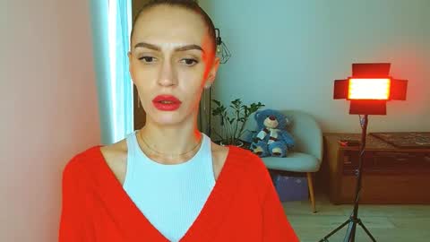 Snapshot of yourladysunshine chatting on February 15, 7:51 am Ksyusha online show from February 15, 7:51 am