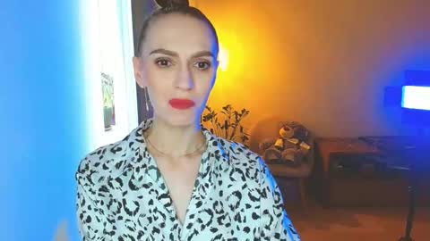 Snapshot of yourladysunshine chatting on February 18, 8:10 am Ksyusha online show from February 18, 8:10 am