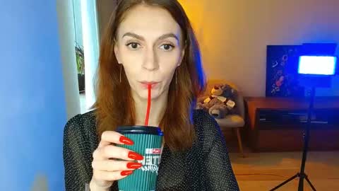 Snapshot of yourladysunshine chatting on February 24, 8:23 am Ksyusha online show from February 24, 8:23 am