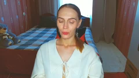 Snapshot of yourladysunshine chatting on June 27, 12:22 pm Ksyusha online show from June 27, 12:22 pm