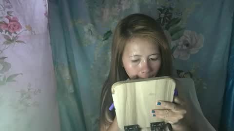 Snapshot of yourlenda chatting on February 15, 3:42 pm Glenda online show from February 15, 3:42 pm