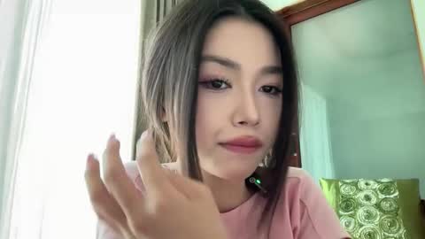 yourlittlesunrise_ online show from March 8, 5:33 am