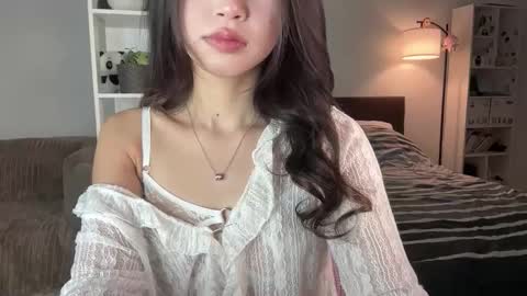 yourlittlesunrise_ online show from March 29, 5:40 am