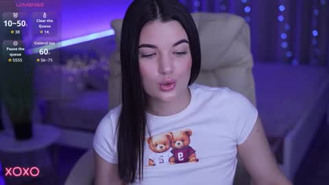 Snapshot of yourlolabunny chatting on November 20, 10:31 pm L O L A online show from November 20, 10:31 pm