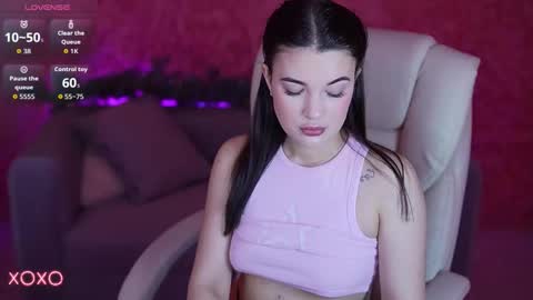 L O L A online show from December 20, 9:05 am