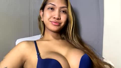 Snapshot of yourlovebella88 chatting on April 24, 4:48 am yourlovebella88 online show from April 24, 4:48 am