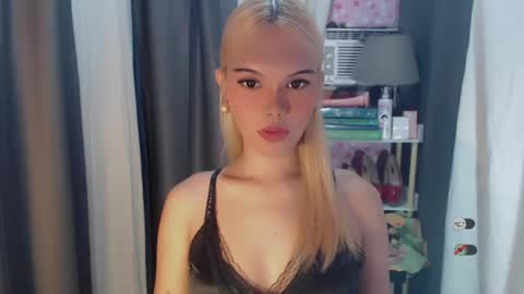 KYLIE MORE online show from July 19, 5:33 am