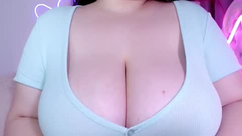 Snapshot of yourmermaidd chatting on December 16, 2:27 am Amina online show from December 16, 2:27 am