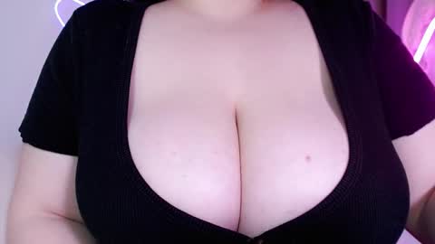 Snapshot of yourmermaidd chatting on December 21, 10:39 pm Amina online show from December 21, 10:39 pm