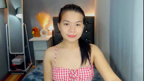 yourmissingprincess online show from January 11, 7:41 pm