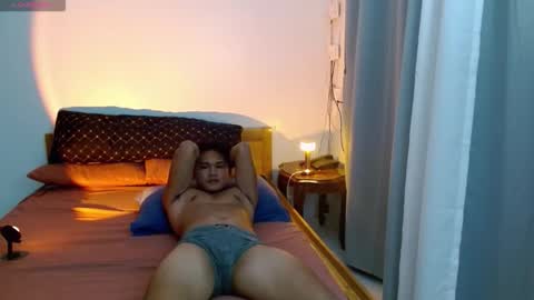 Snapshot of yourmrsam chatting on November 11, 3:56 pm Sam 3 online show from November 11, 3:56 pm