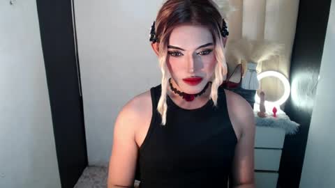 TIFFANY SUCKING QUEEN online show from August 9, 3:19 am