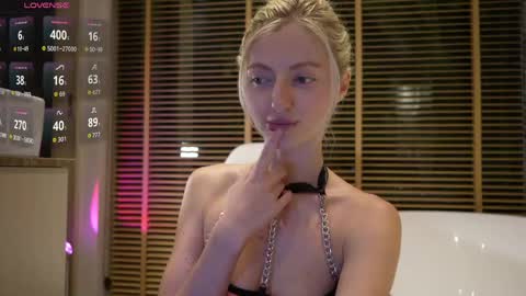 Eva online show from June 2, 5:04 pm