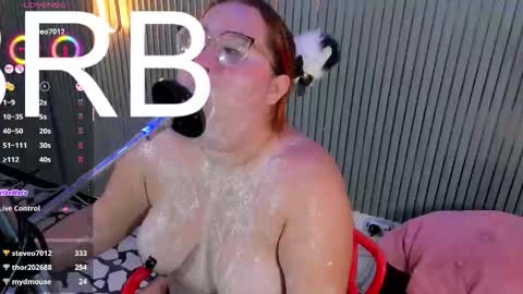 Snapshot of yourpretty_chloe chatting on January 31, 7:11 pm CHLOE online show from January 31, 7:11 pm