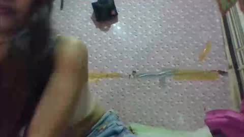 Snapshot of yourqueen1101 chatting on February 19, 1:12 am yourqueen1101 online show from February 19, 1:12 am