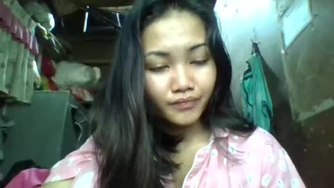 yourqueen1101 online show from March 27, 2:17 am