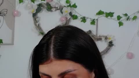 yours_goddess online show from June 18, 4:24 am