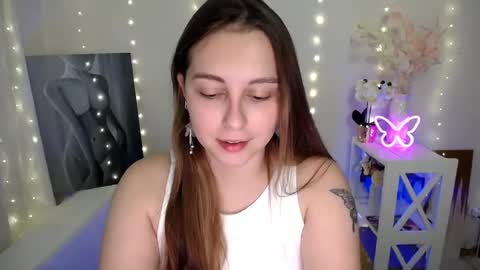 Snapshot of yours_piece_of_happiness_ chatting on June 19, 5:34 am Happy online show from June 19, 5:34 am