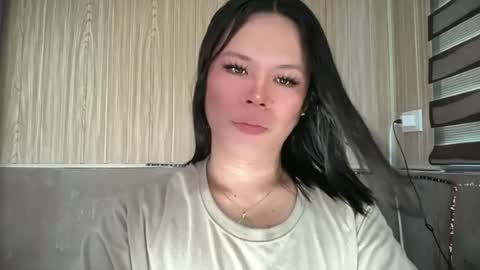 Snapshot of yourseductive_jem chatting on June 16, 12:35 am yourseductive_jem online show from June 16, 12:35 am