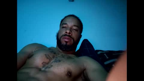 Snapshot of yoursexydaddy79 chatting on November 30, 12:47 am mother fucker online show from November 30, 12:47 am